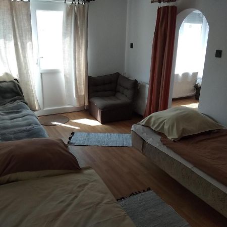 Amira Apartman Балатонлелле Екстер'єр фото