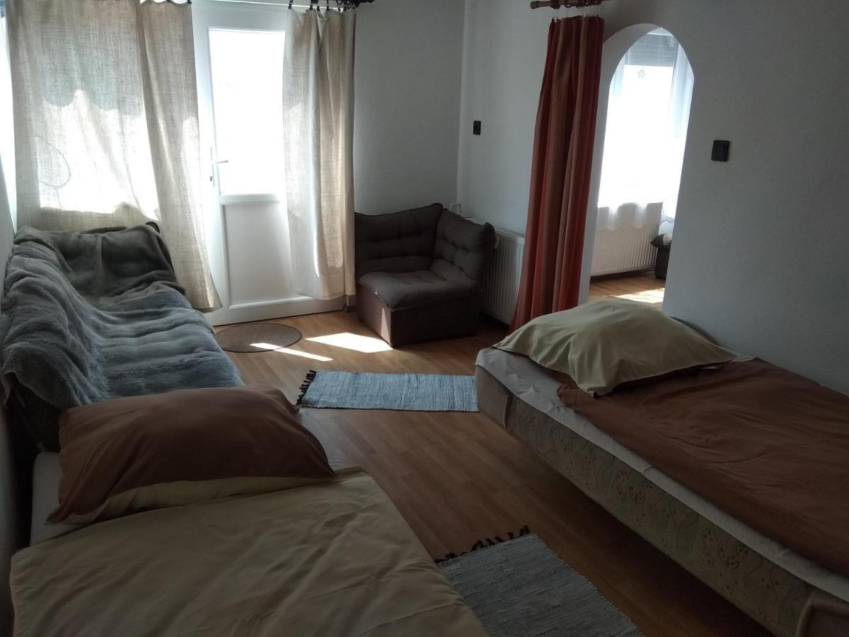 Amira Apartman Балатонлелле Екстер'єр фото