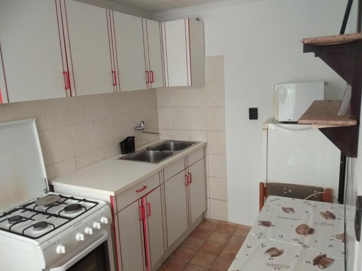 Amira Apartman Балатонлелле Екстер'єр фото